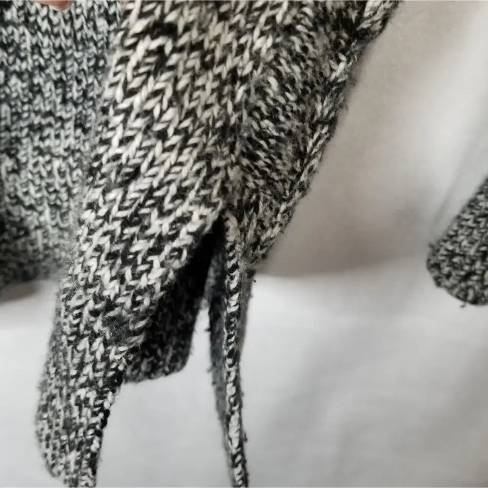 Ann Taylor Loft Sweater Womens Small Cable Knit Black White Crewneck